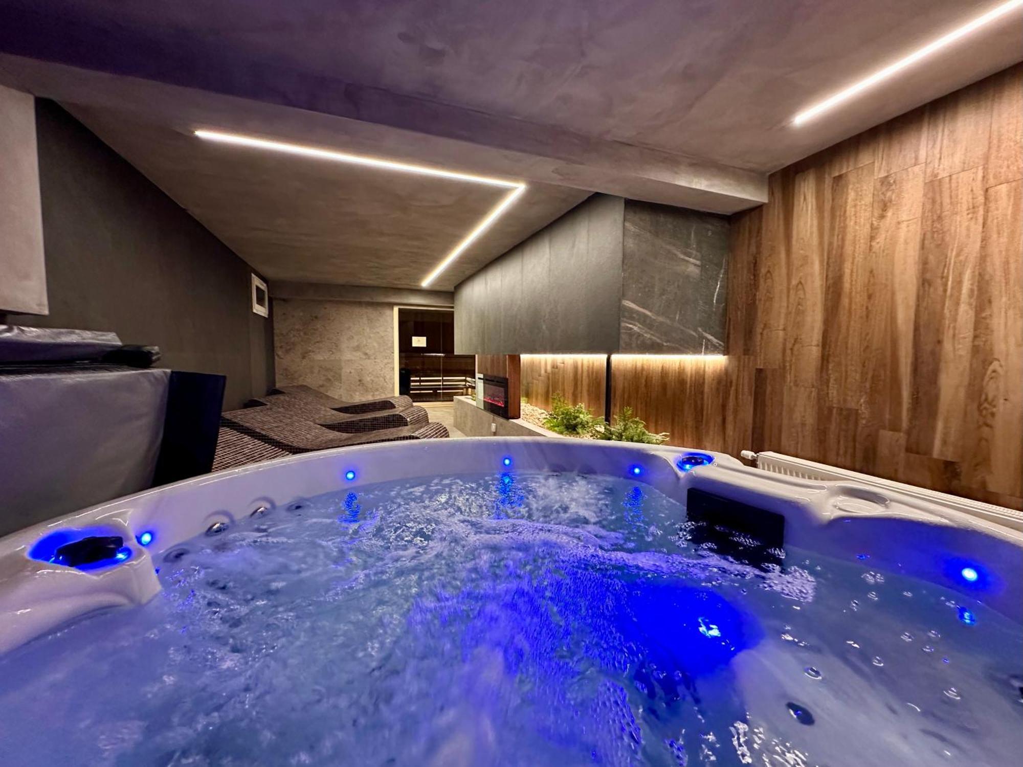 Hotel Restaurant & Spa Les Planets Les Rasses Buitenkant foto