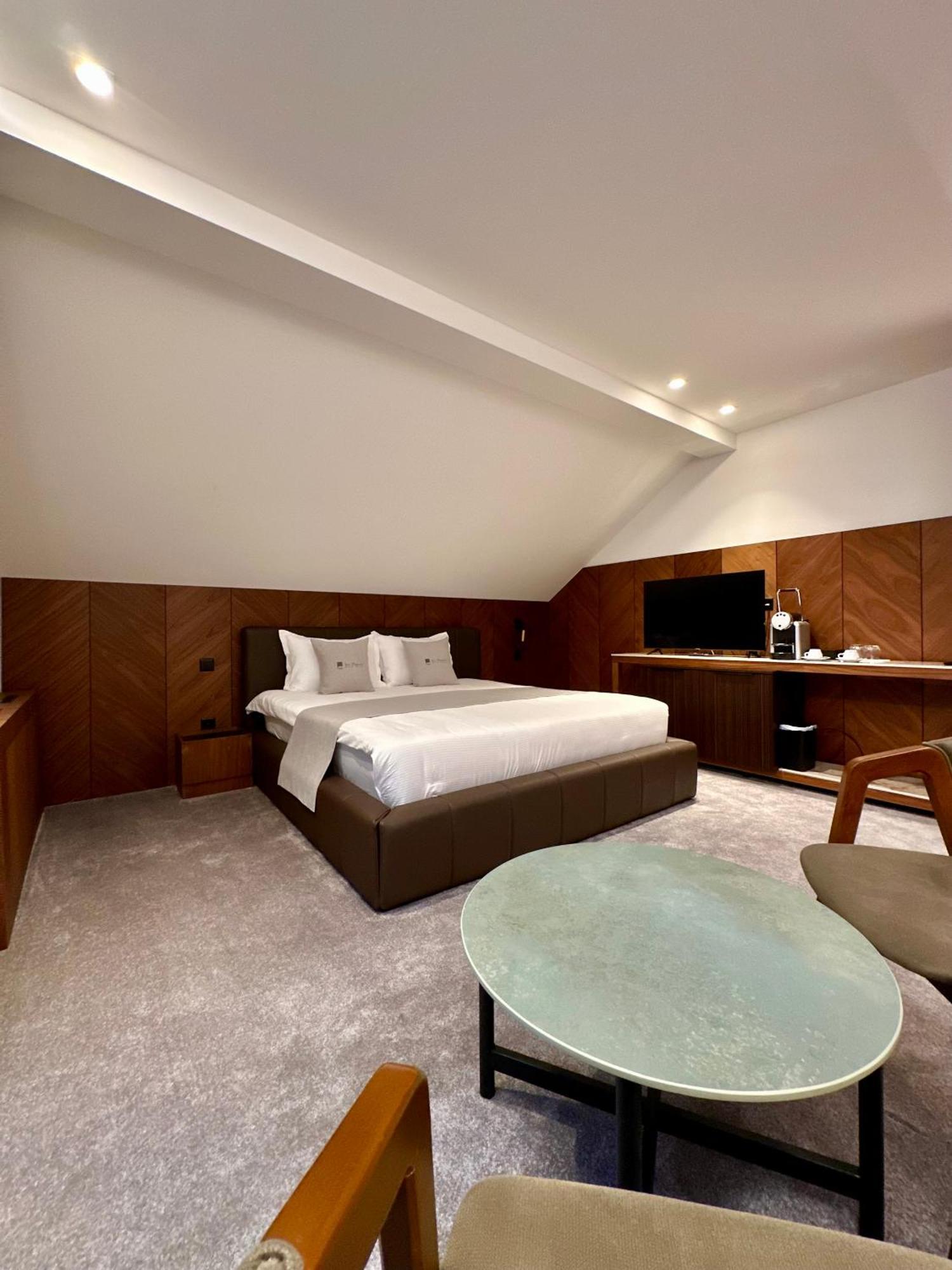 Hotel Restaurant & Spa Les Planets Les Rasses Buitenkant foto